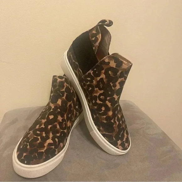 Steve Madden Shoes - Steve Madden Crushin Leopard Slip On Wedge Sneakers Size 8